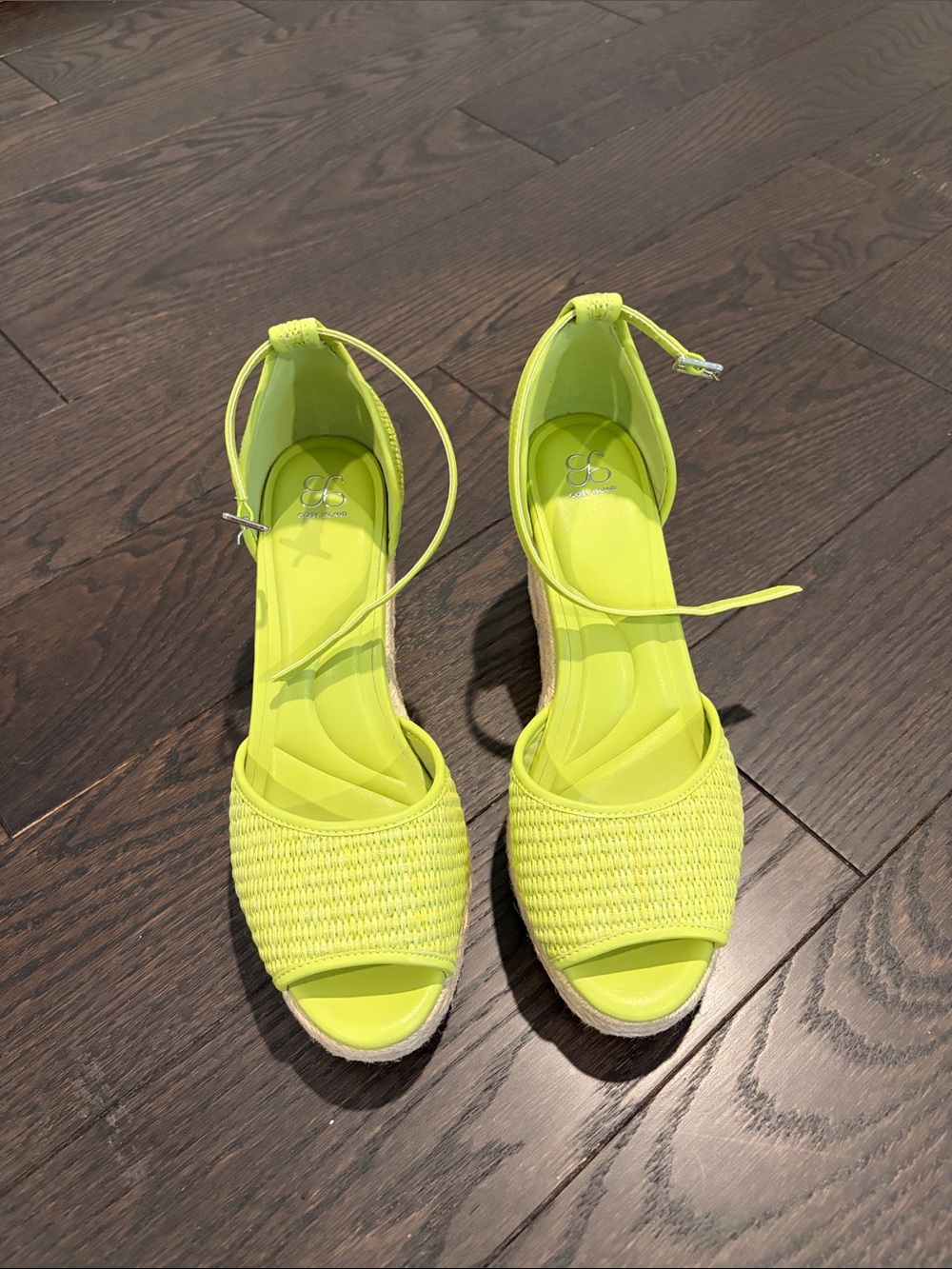 Cosy Island lime green wedges size 8.5